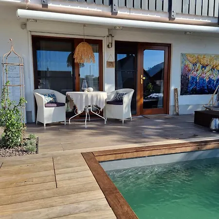 شقة 22, Terrasse,pool,sauna,ofen Neuffen