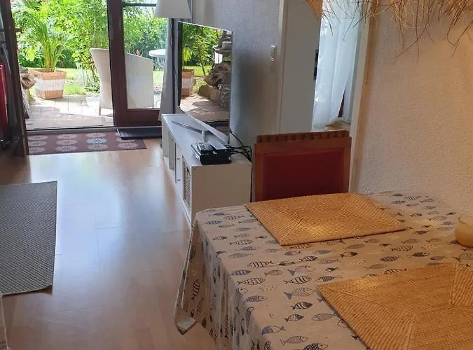 Апартаменты 22, Terrasse,pool,sauna,ofen Neuffen